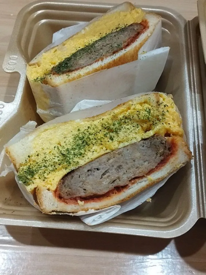 オムサンドと、ぶ厚トンテキ✨️